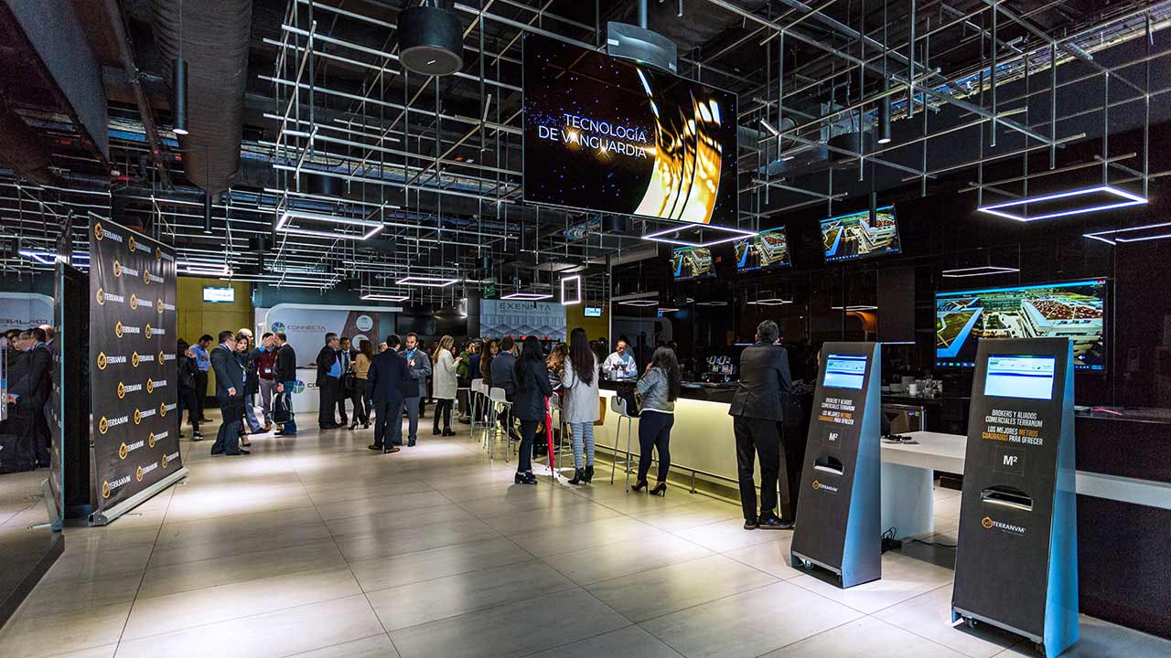 Pantalla Doble Cara LG Centro de eventos Connecta